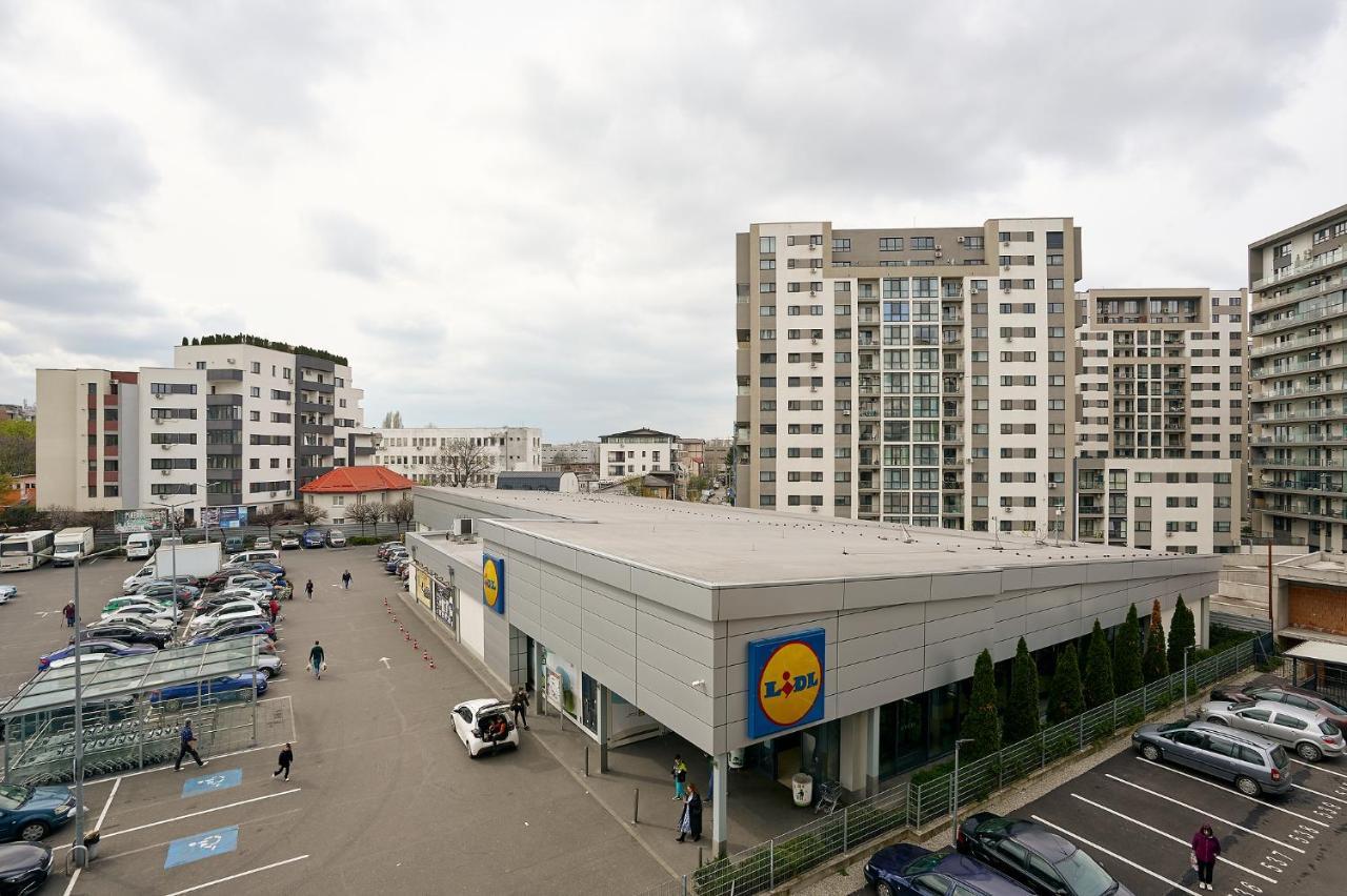 Moon Plaza Deluxe Studios Bukarest Exteriör bild