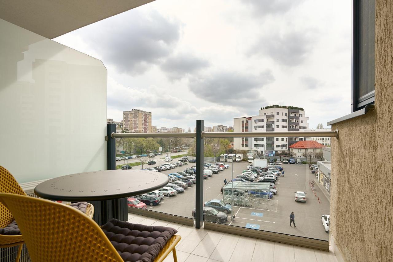 Moon Plaza Deluxe Studios Bukarest Exteriör bild