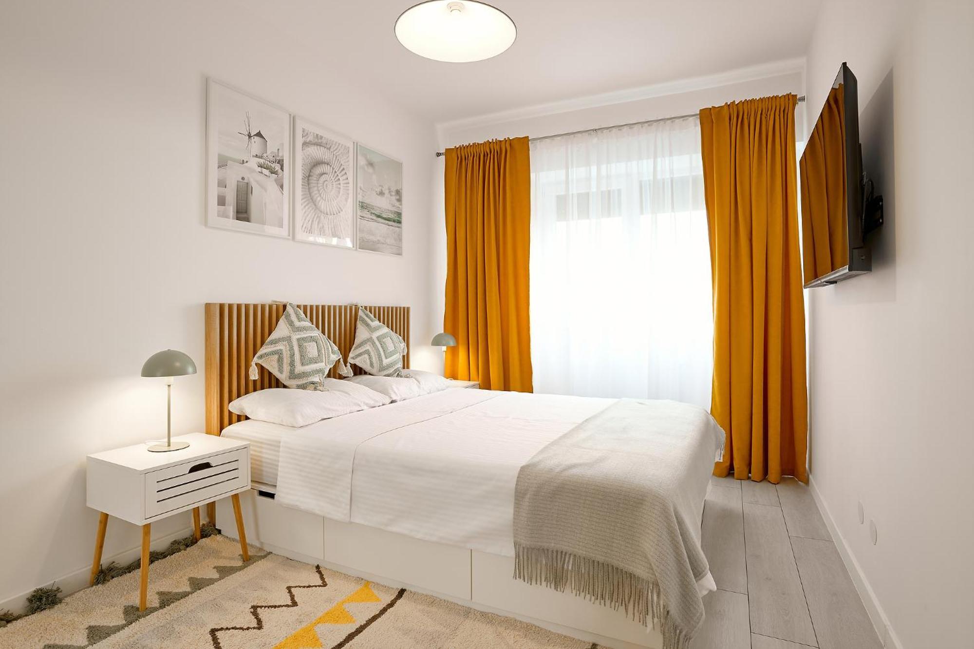Moon Plaza Deluxe Studios Bukarest Exteriör bild