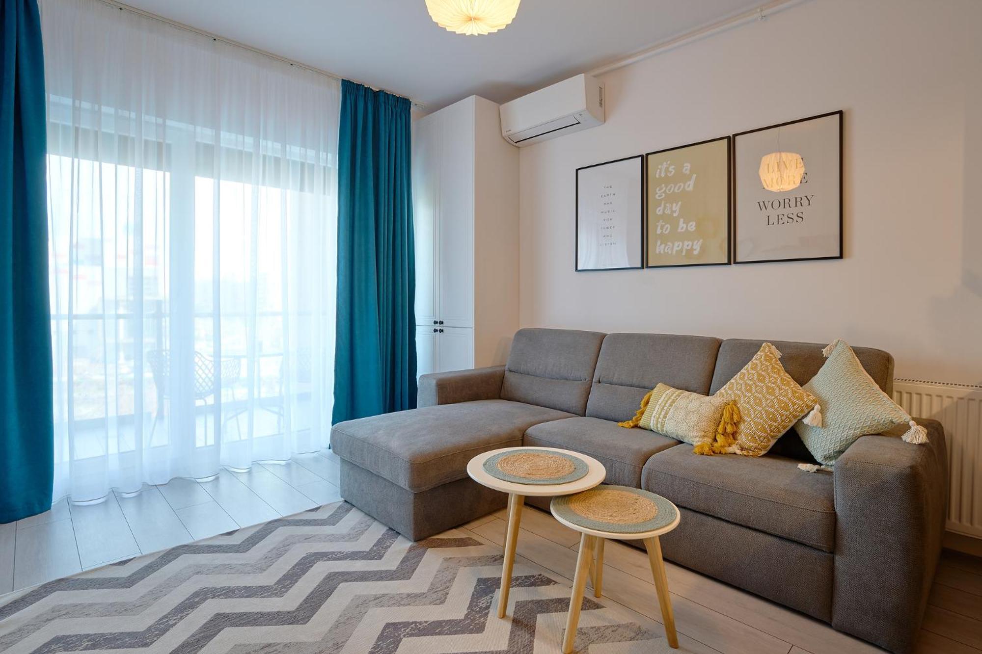 Moon Plaza Deluxe Studios Bukarest Exteriör bild